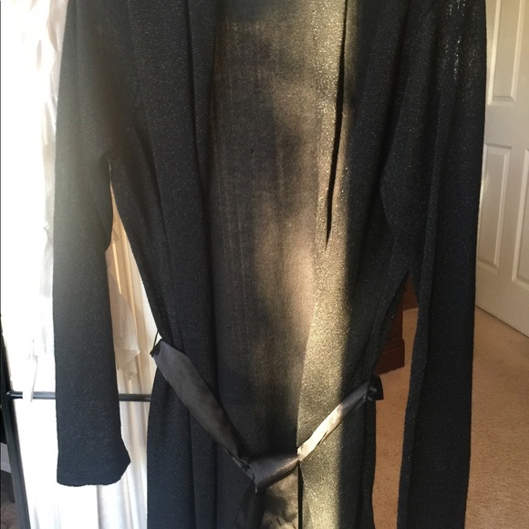 Black Knit Sweater with wrap belt - Picture 3 of 4